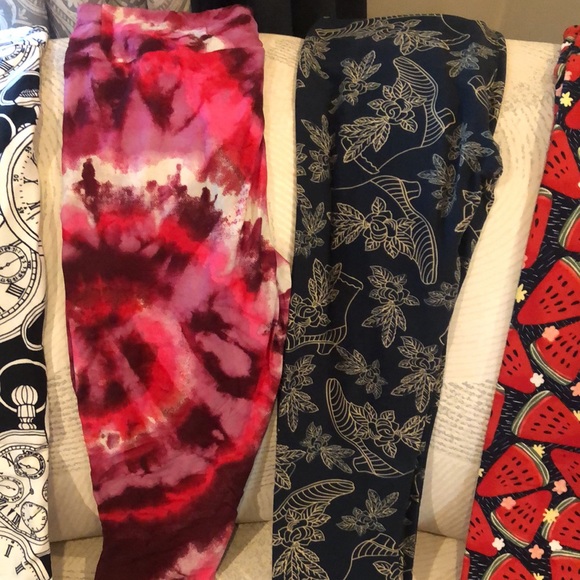 LOOK! Lularoe One Size leggings. 20+ different patterns available! 1 tween size - Picture 4 of 15
